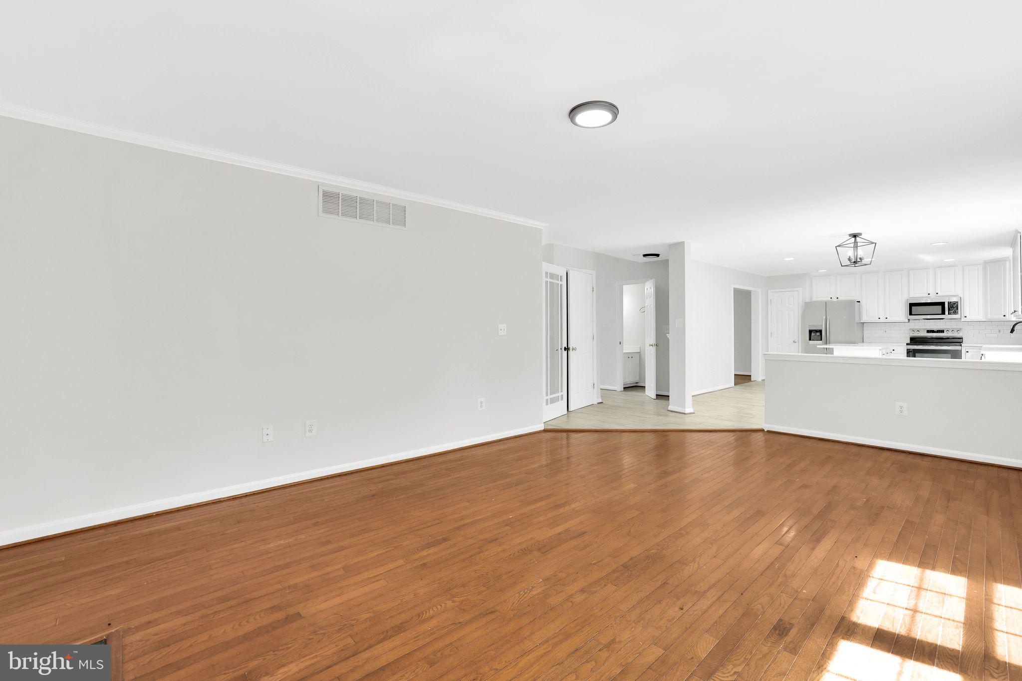 OAK GROVE APARTMENTS - Residential