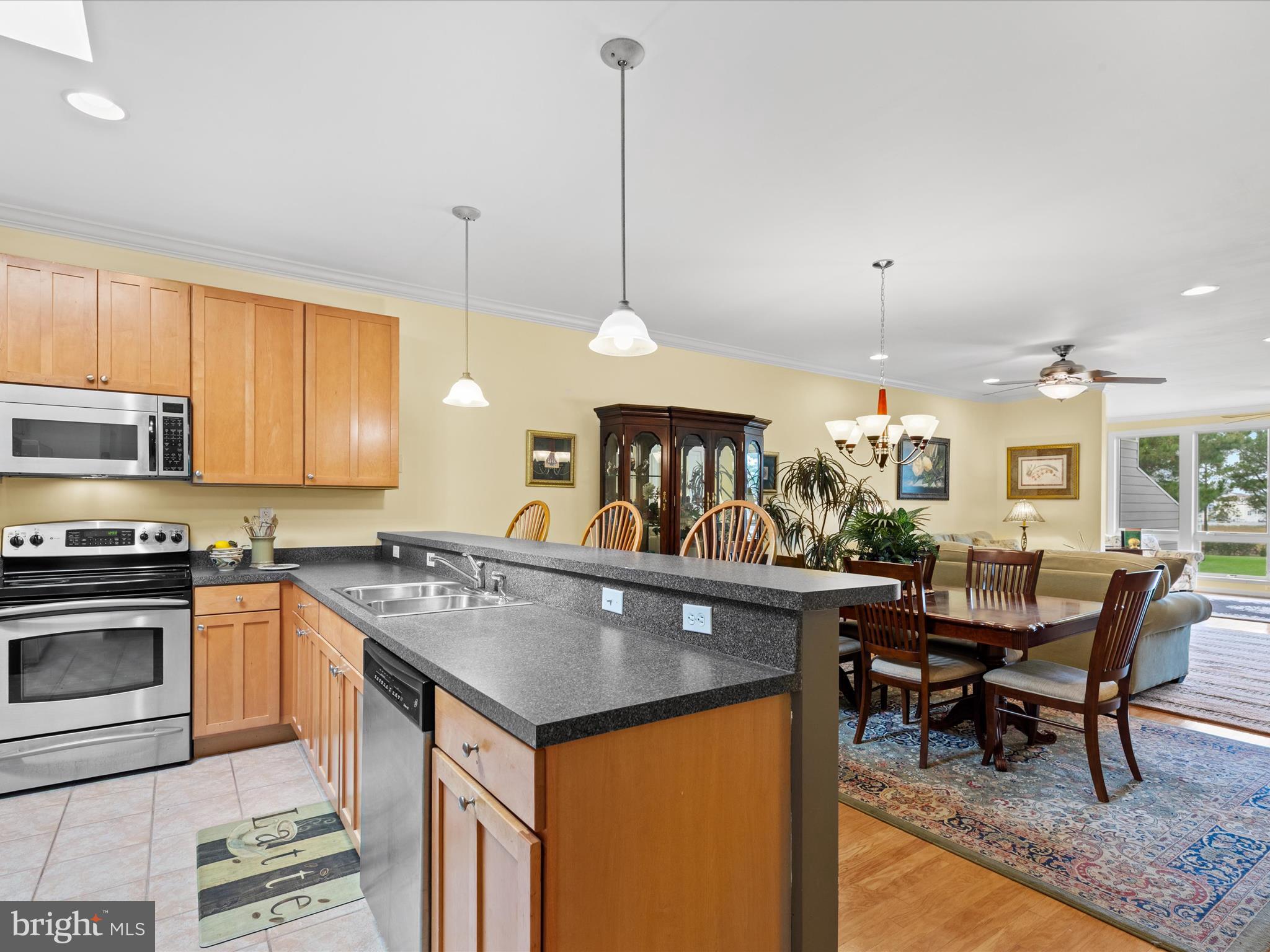 BAYVILLE SHORES - Residential