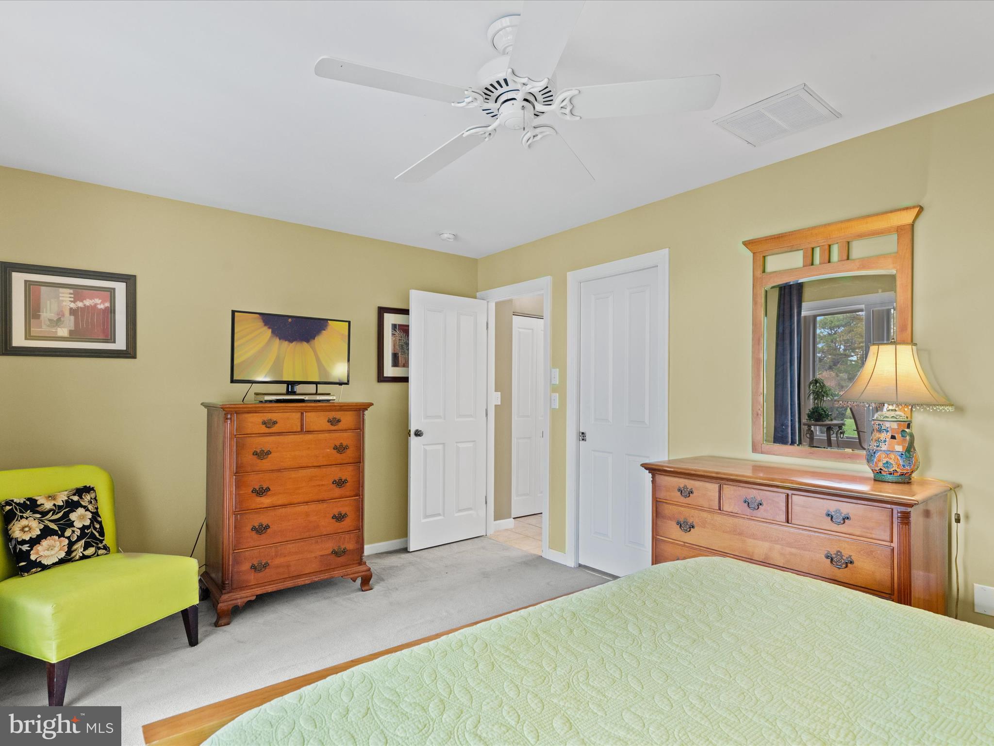 BAYVILLE SHORES - Residential