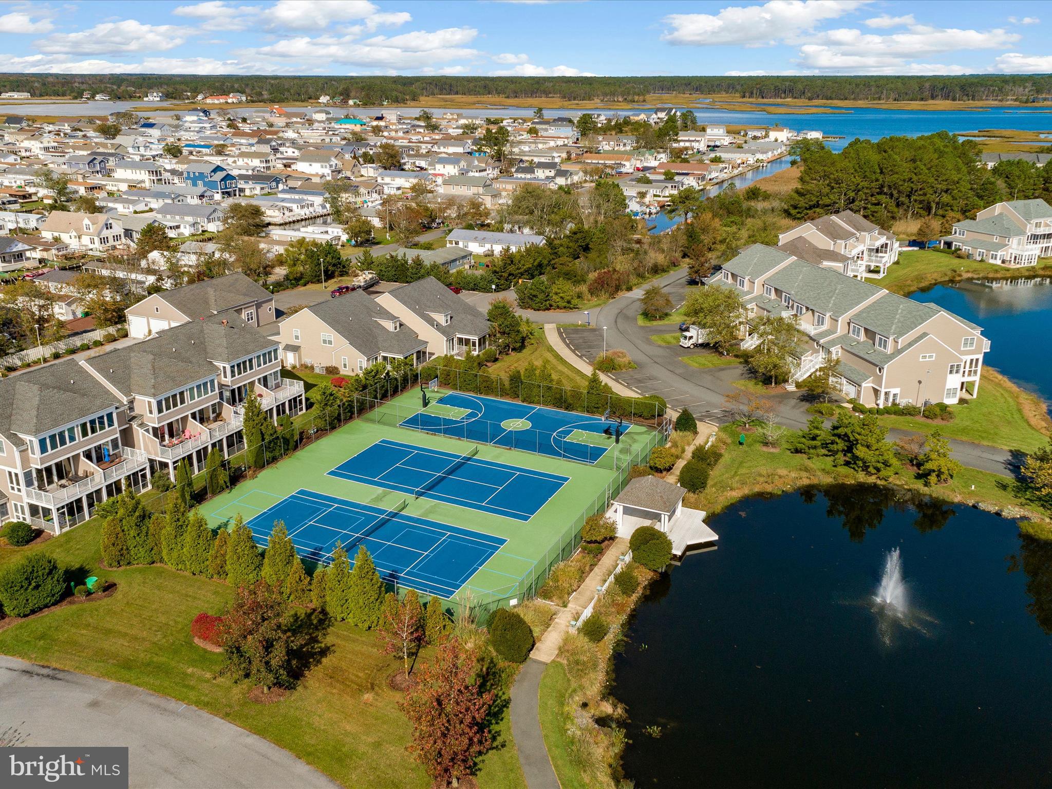 BAYVILLE SHORES - Residential