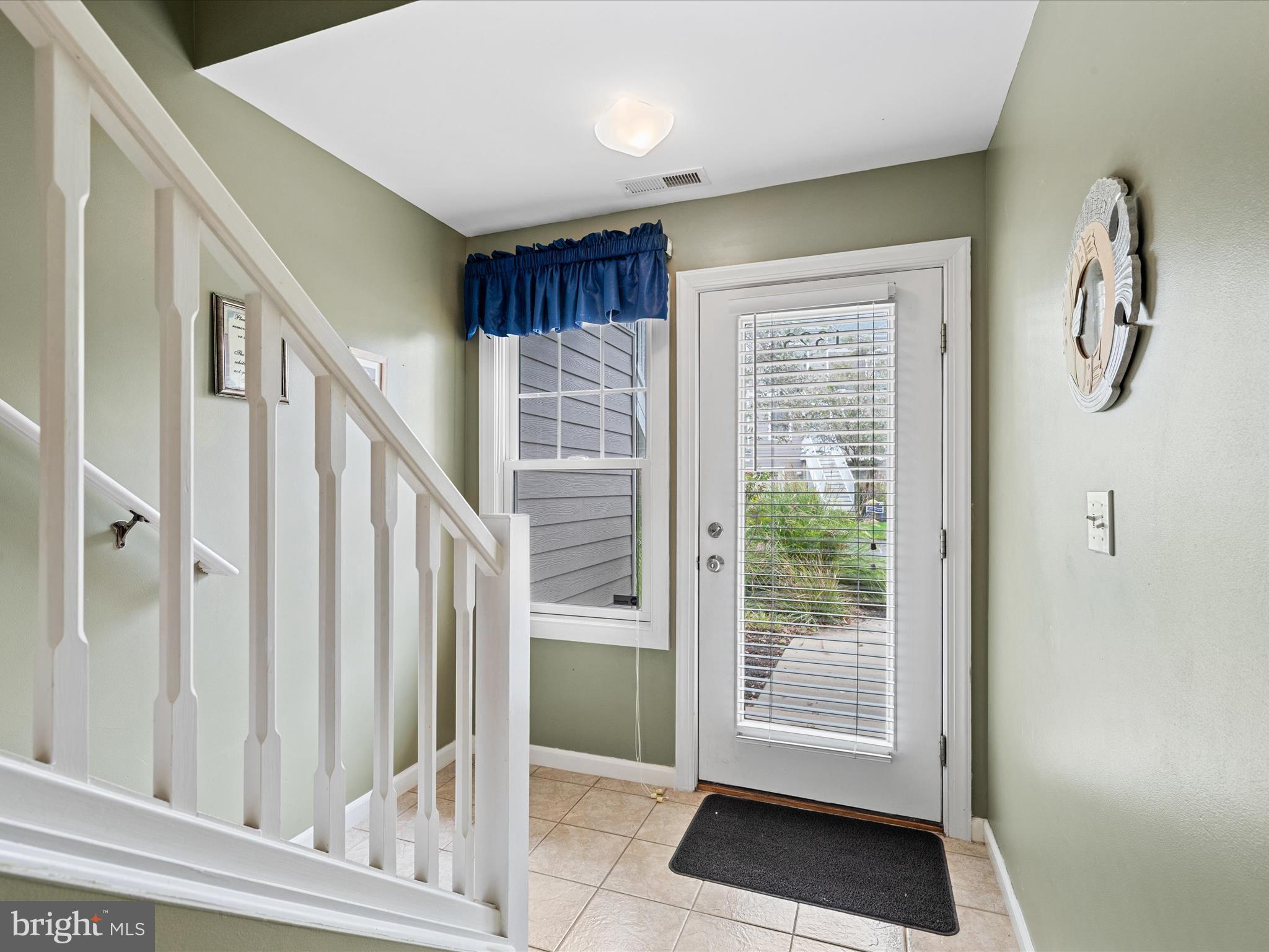 BAYVILLE SHORES - Residential