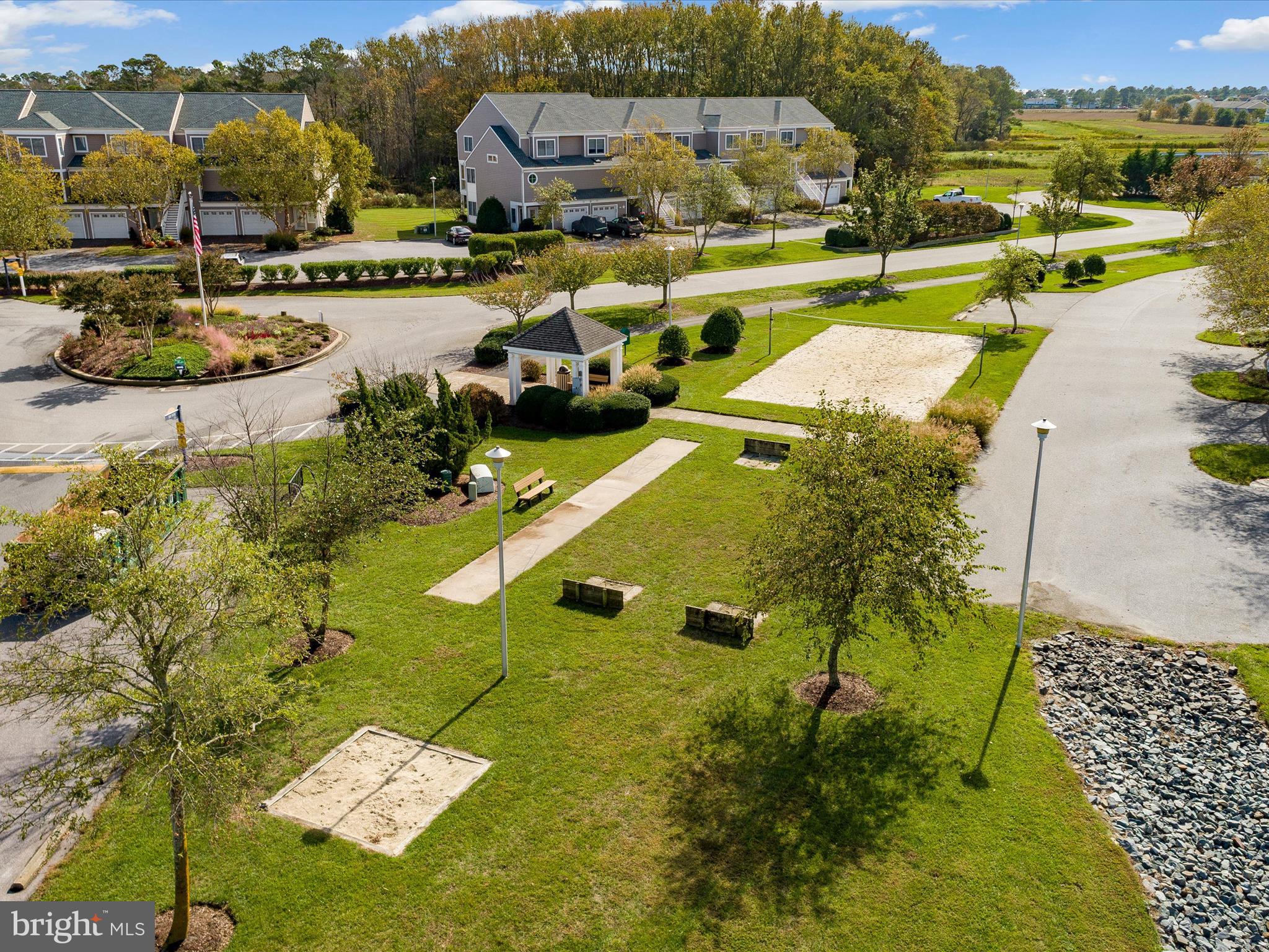 BAYVILLE SHORES - Residential