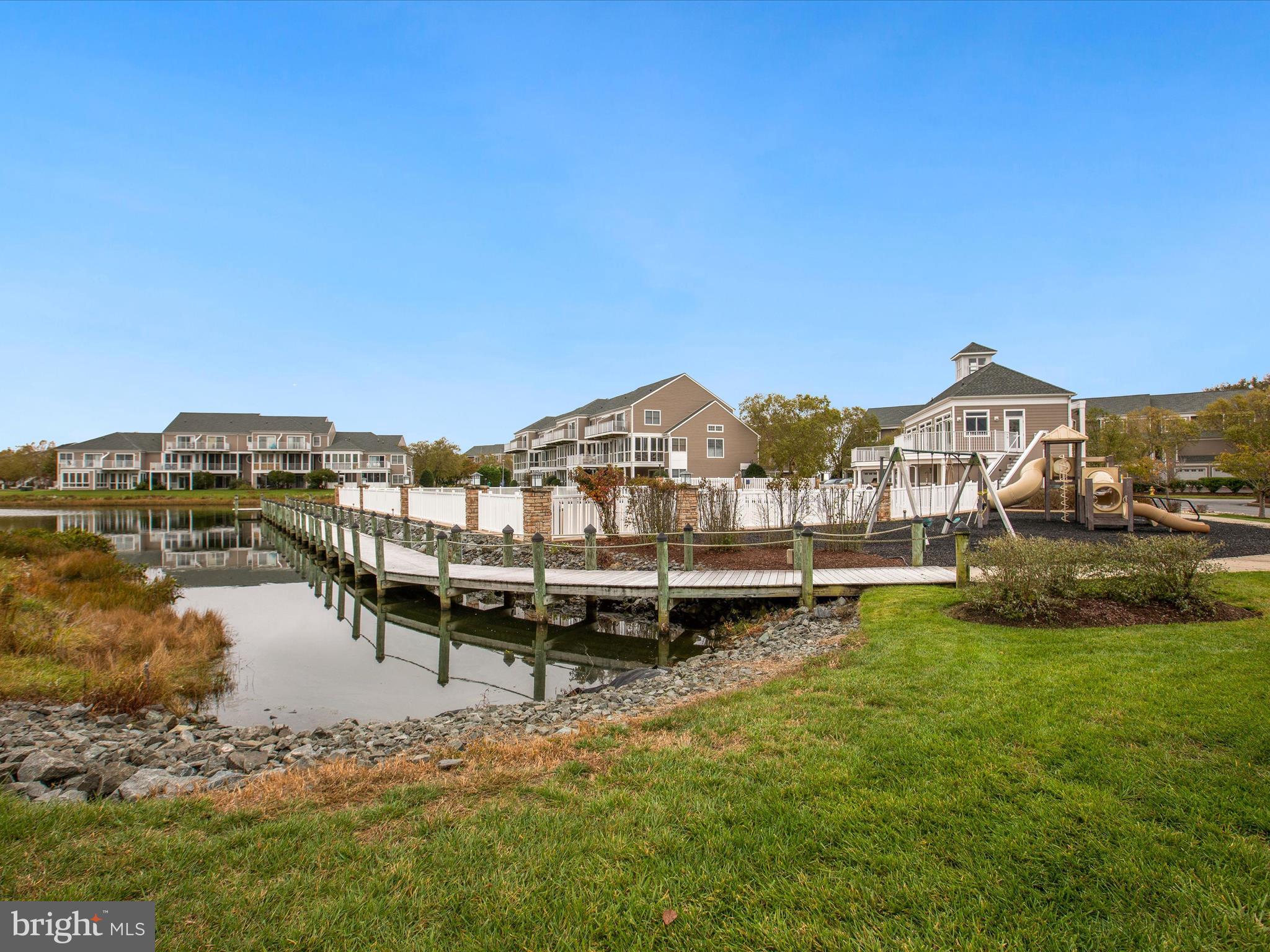 BAYVILLE SHORES - Residential