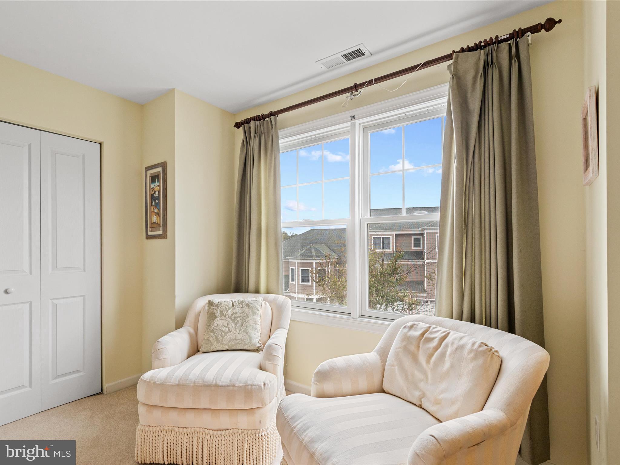 BAYVILLE SHORES - Residential