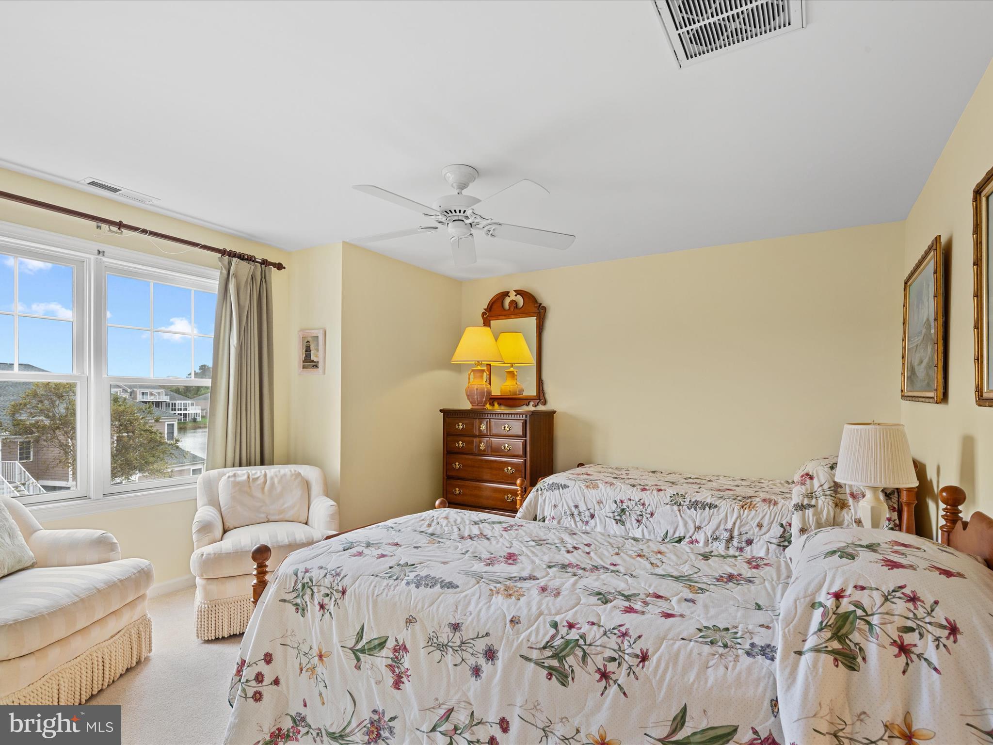 BAYVILLE SHORES - Residential