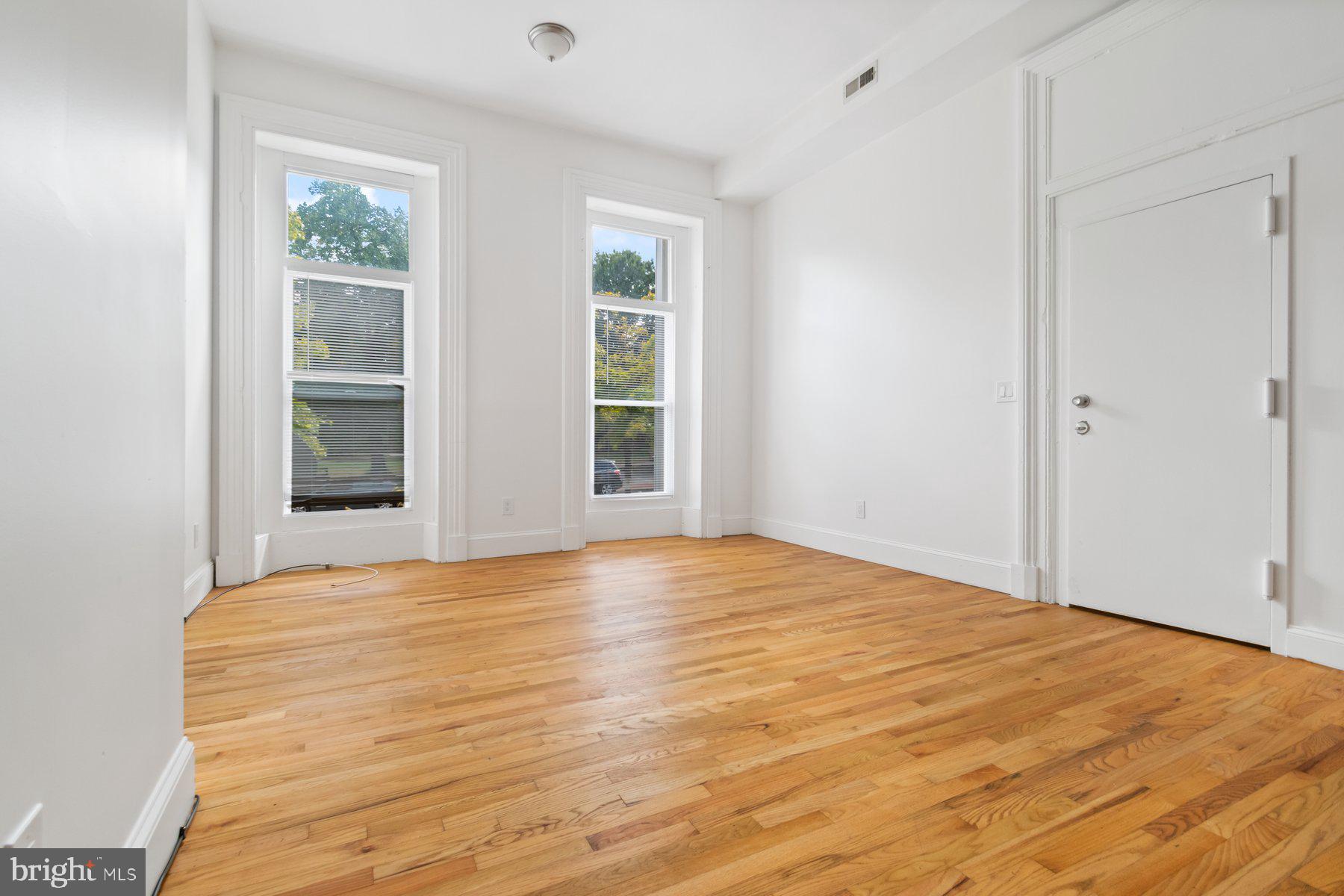 1310 W LEXINGTON STREET