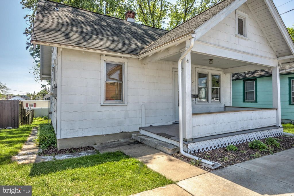 Photo of 31 LOGAN AVE, MANHEIM, PA 17545 (MLS # PALA2035108)