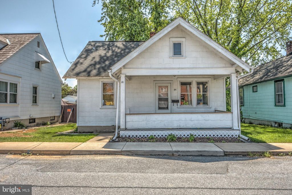 Photo of 31 LOGAN AVE, MANHEIM, PA 17545 (MLS # PALA2035108)