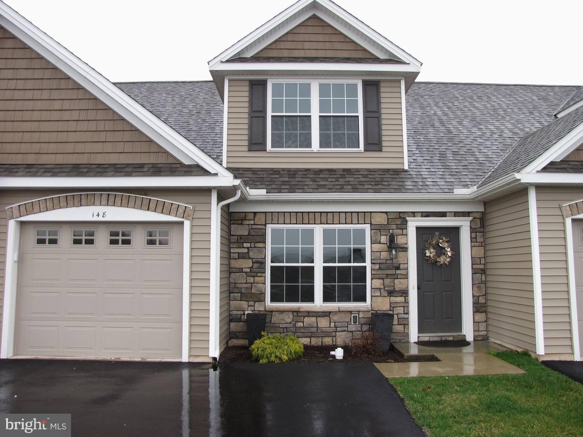 STONEYBROOK OF ELIZABETHTOWN - Residential