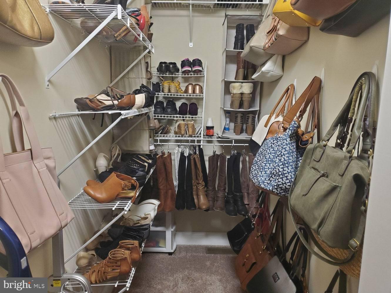 STONEYBROOK OF ELIZABETHTOWN - Residential