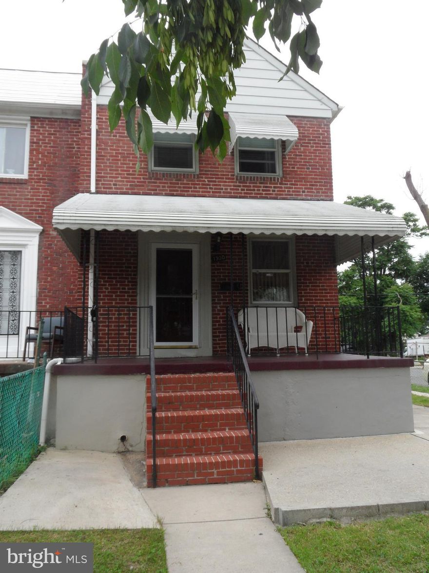 COMPLETELY REMODELED END OF GROUP ALL BRICK TOWNHOME WITH 3 BEDRMS & 2 NEW FULL CERAMIC BATHS. HOME IS LOADED WITH NEW HARDWOOD FLRS & CERAMIC FLRS, NEW EXTERIOR DOORS, NEW KITCHEN WITH CERAMIC FLRS AND  42 INCH CABINETS, GRANITE COUNTER & ALL STAINLESS APPLIANCES. INCLUDES CROWN MOLDING, NEW WINDOWS, NEW ROOF, NEW HVAC AND HOT WATER HEATER. FINISHED LOWER LEVEL WITH FULL BATH AND REAR ENTRANCE.