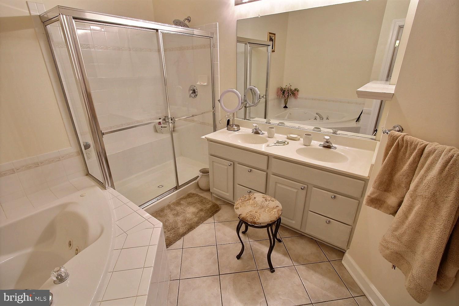 KING FARM WATKINS POND - Residential