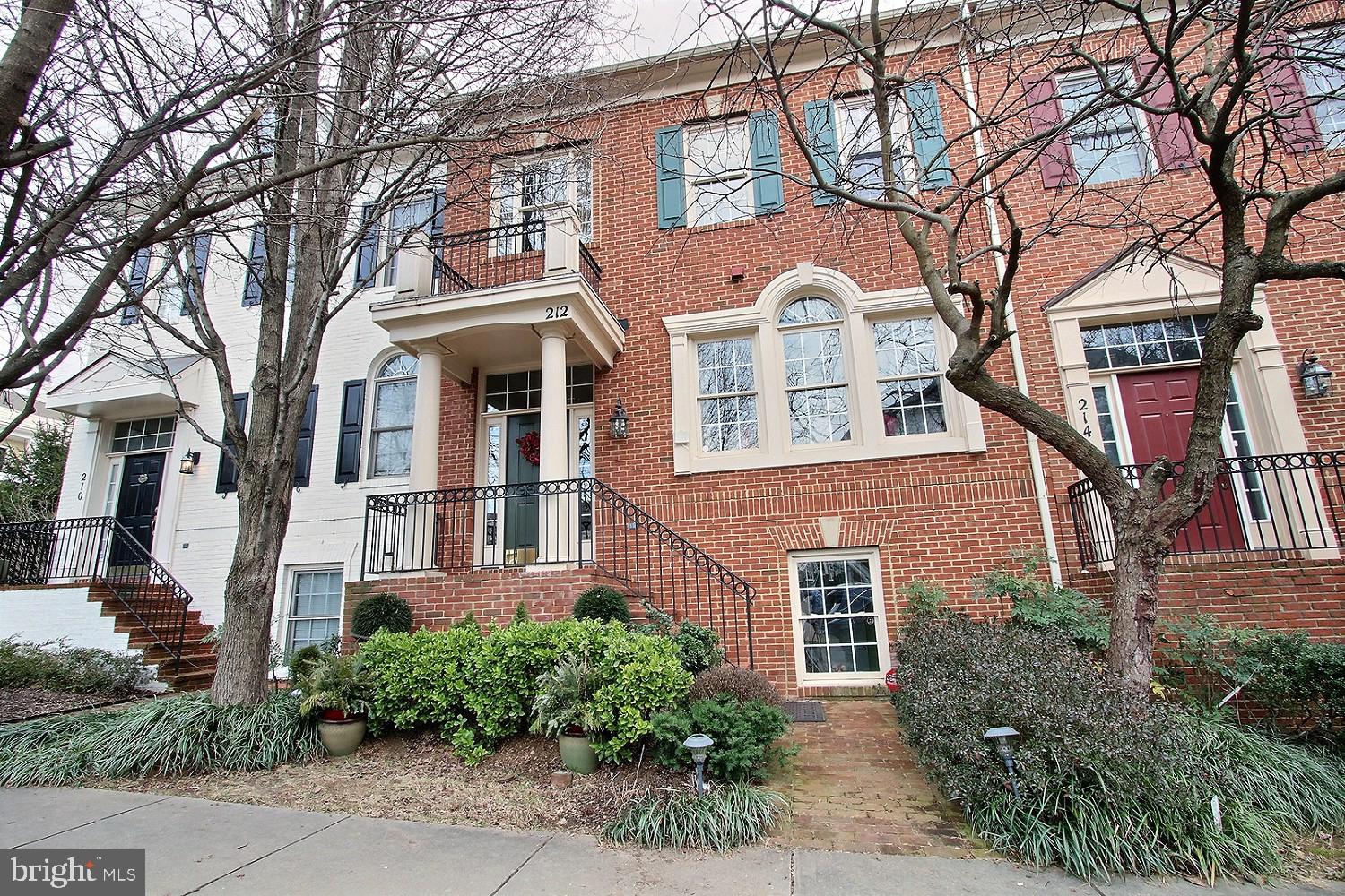 KING FARM WATKINS POND - Residential