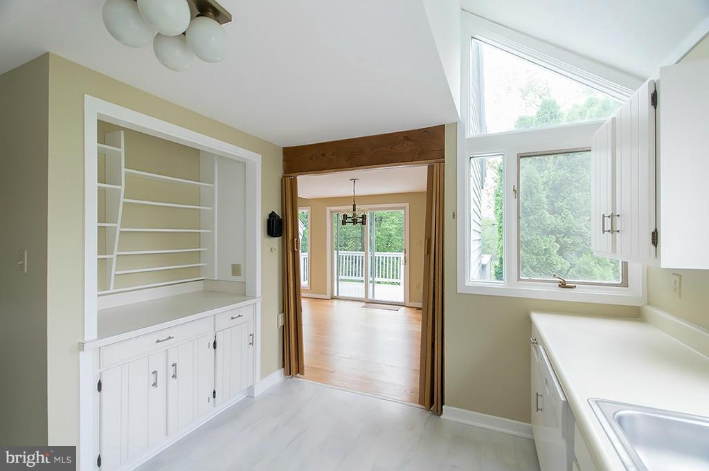 WILLOWDALE - Residential