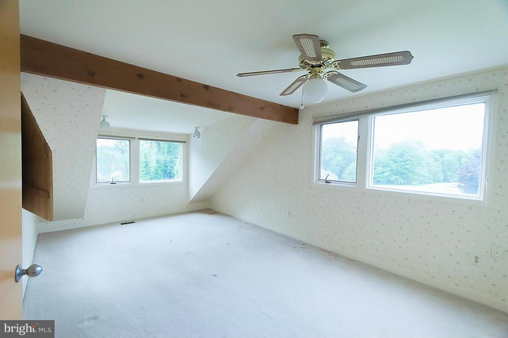 WILLOWDALE - Residential