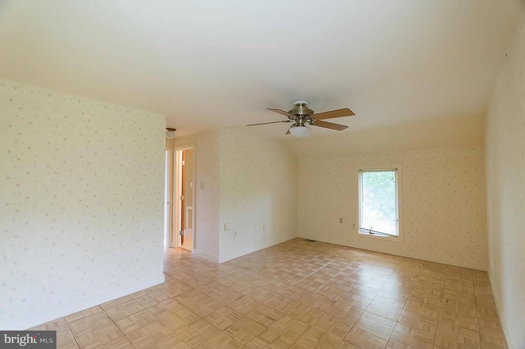 WILLOWDALE - Residential