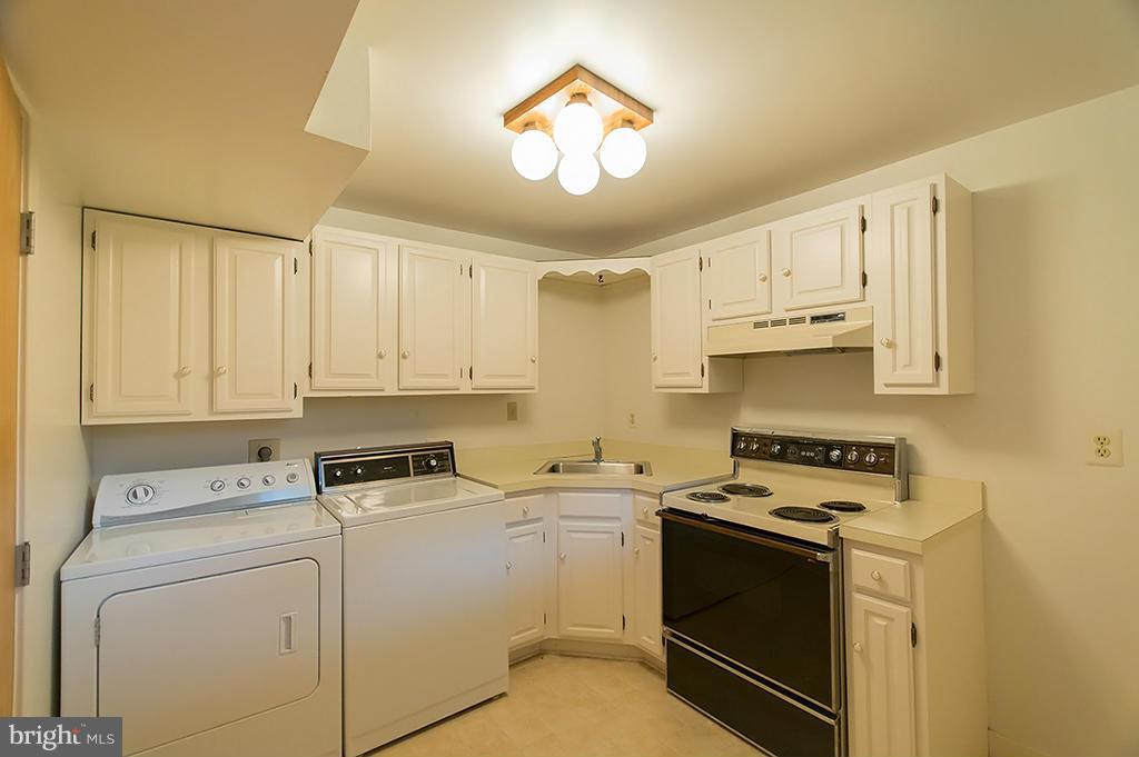 WILLOWDALE - Residential