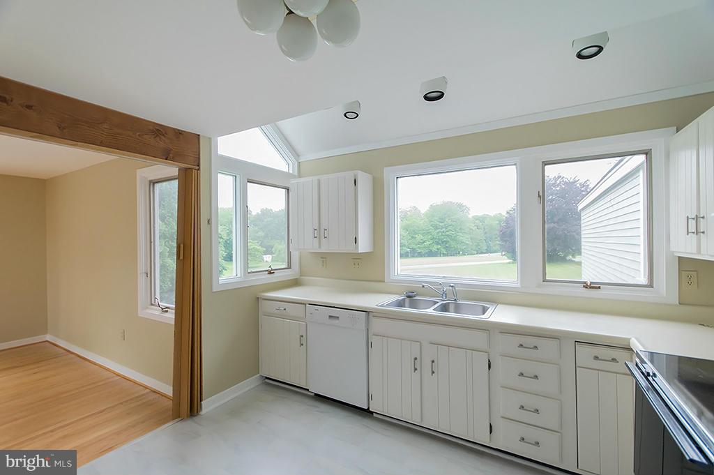 WILLOWDALE - Residential