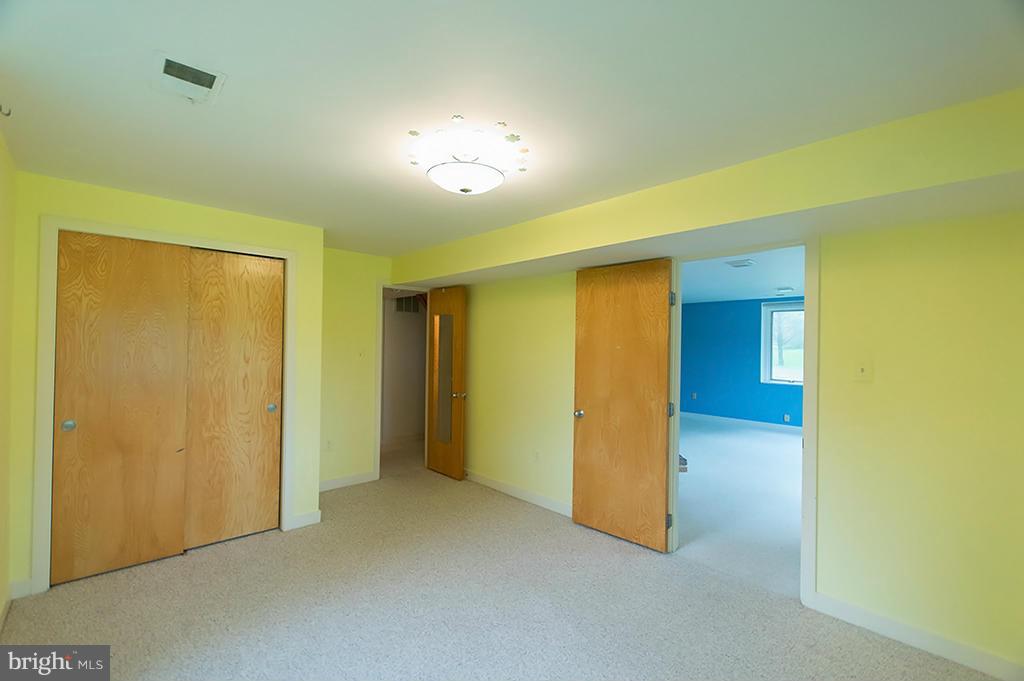 WILLOWDALE - Residential