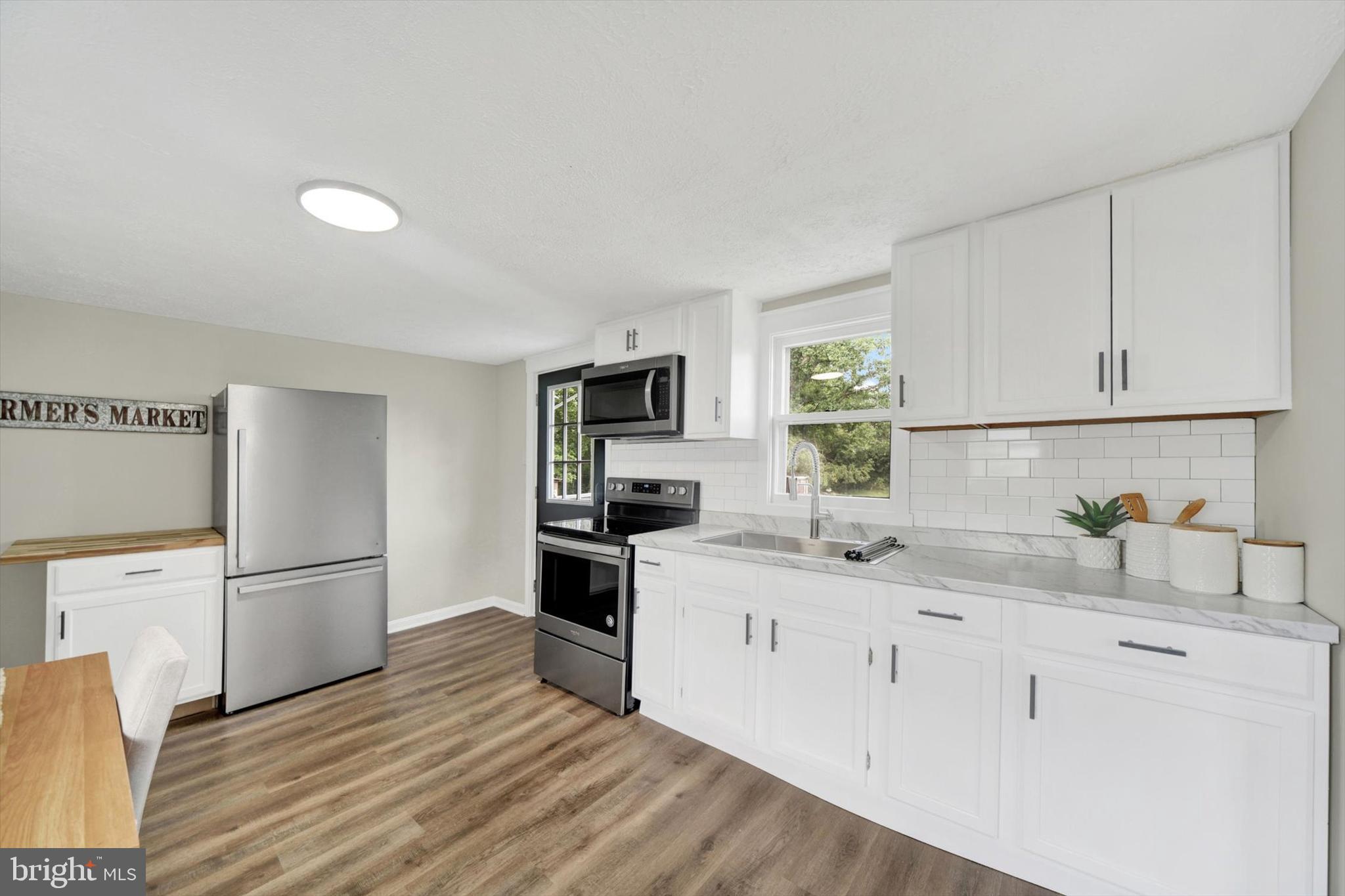 CATONSVILLE MANOR - Residential