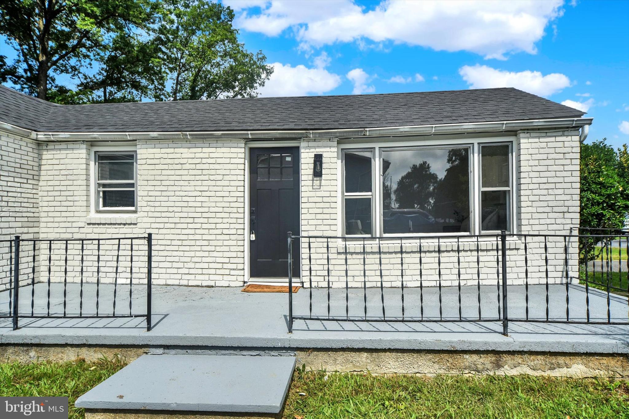 CATONSVILLE MANOR - Residential