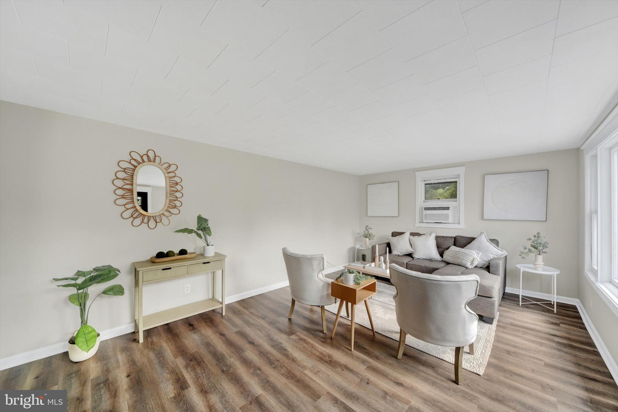 CATONSVILLE MANOR - Residential