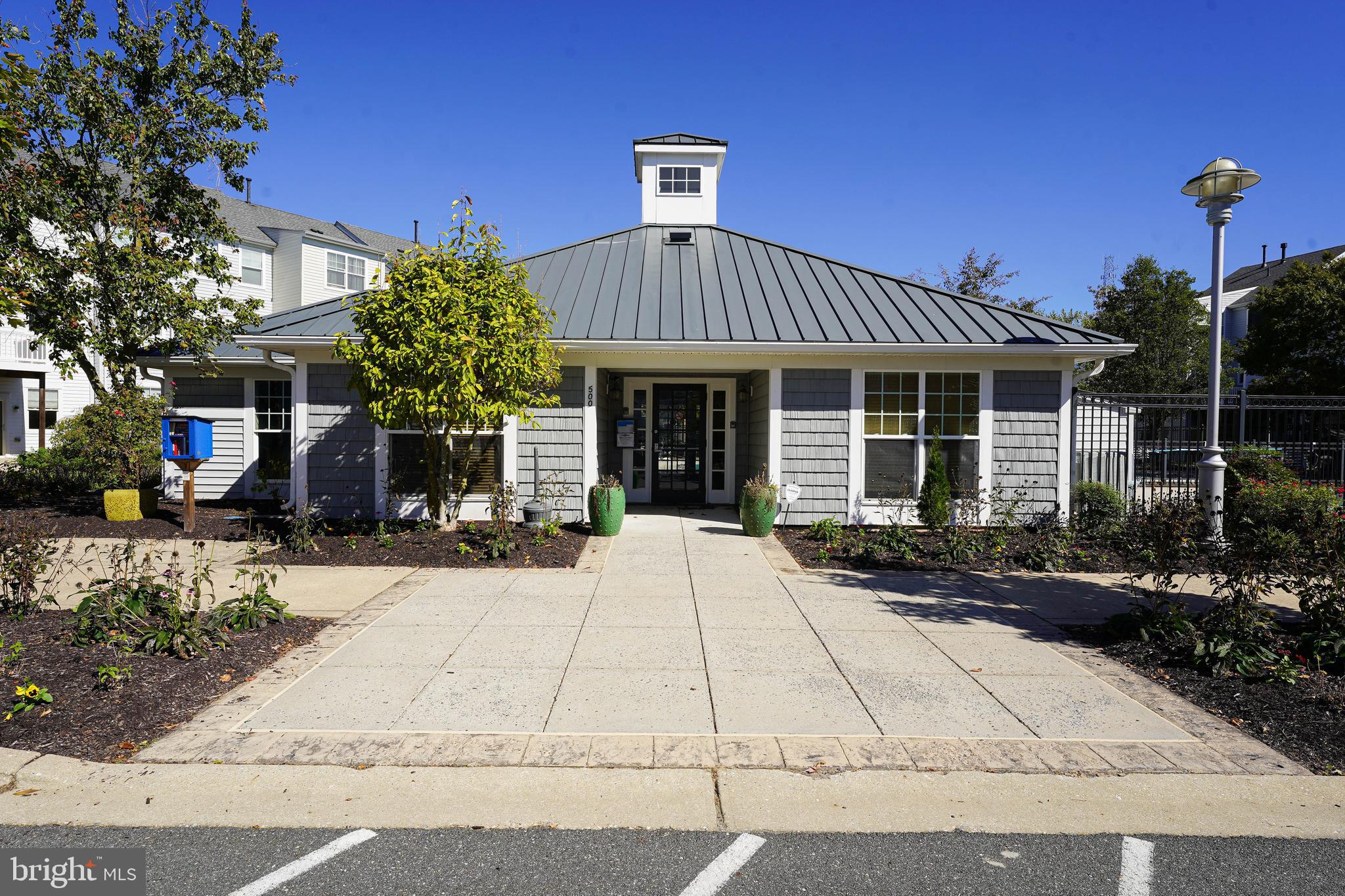 414 WATERFIELD COURT