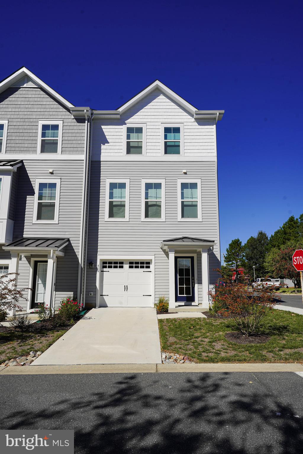 414 WATERFIELD COURT