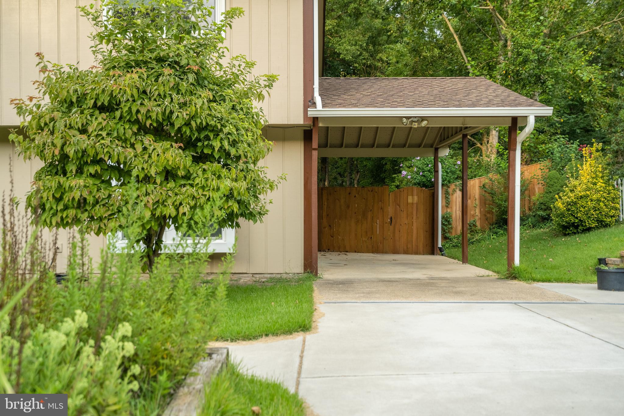 LAKE RIDGE - Residential Lease