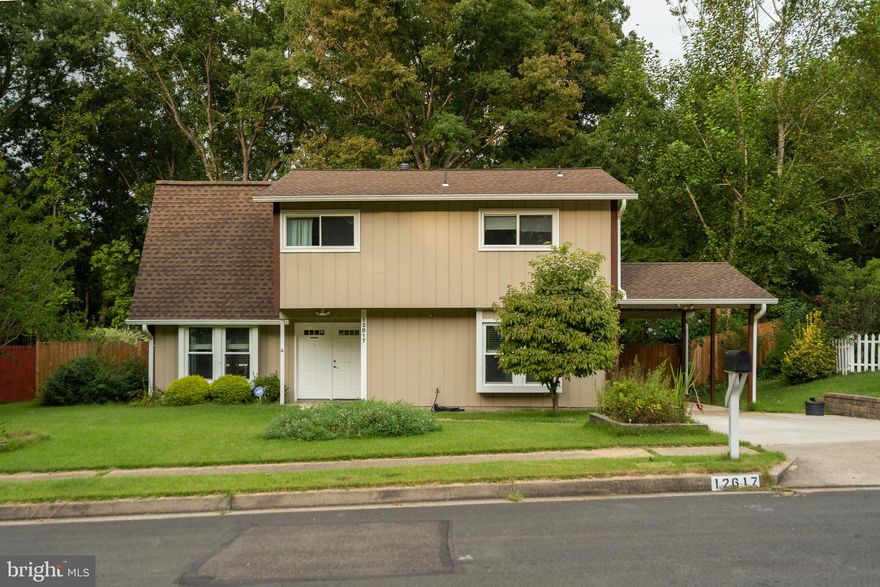 Great rental located in Lake Ridge on a cul-de-sac.   Many upgrades such as an open, remodeled kitchen with granite counter tops, breakfast island with seating, gas cooktop, stainless steel appliances, recessed lighting and plenty of cabinet and counter space.  Living room with wood burning fireplace features high ceiling.  Half bath and laundry room on main level.   4 bedrooms and 2 full baths on upper level. 
 New ceilings fans have been installed in dining area and a bedroom.  Dining area opens to rear patio, fenced yard with 2 gates, firepit, shed and playhouse.  Close access to playground, shopping, commuter lots and I95.