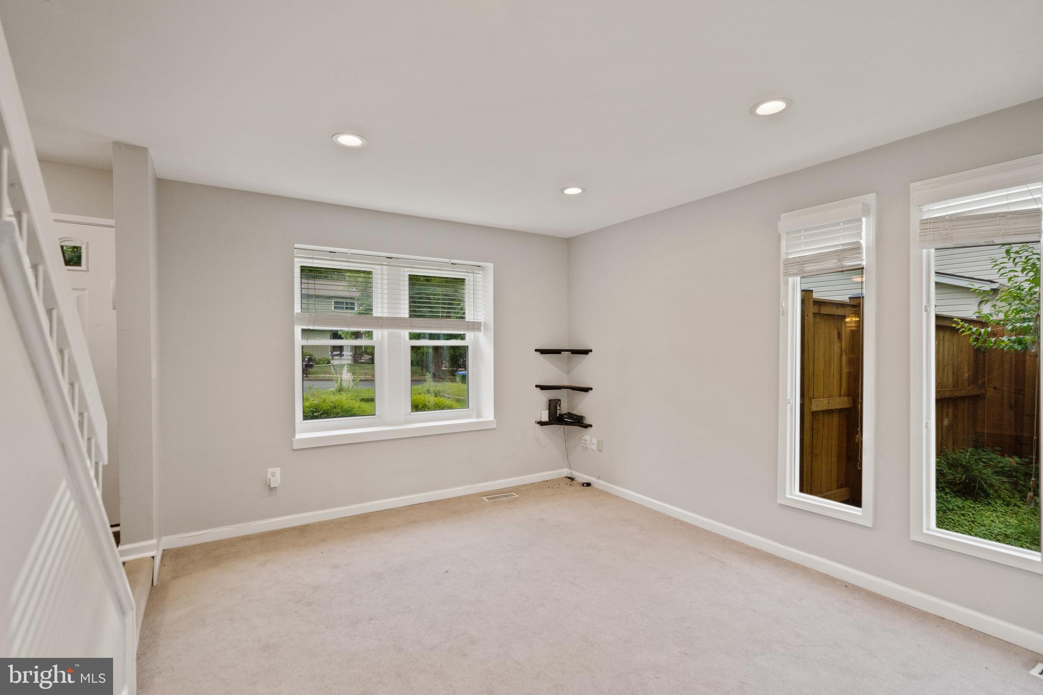 LAKE RIDGE - Residential Lease