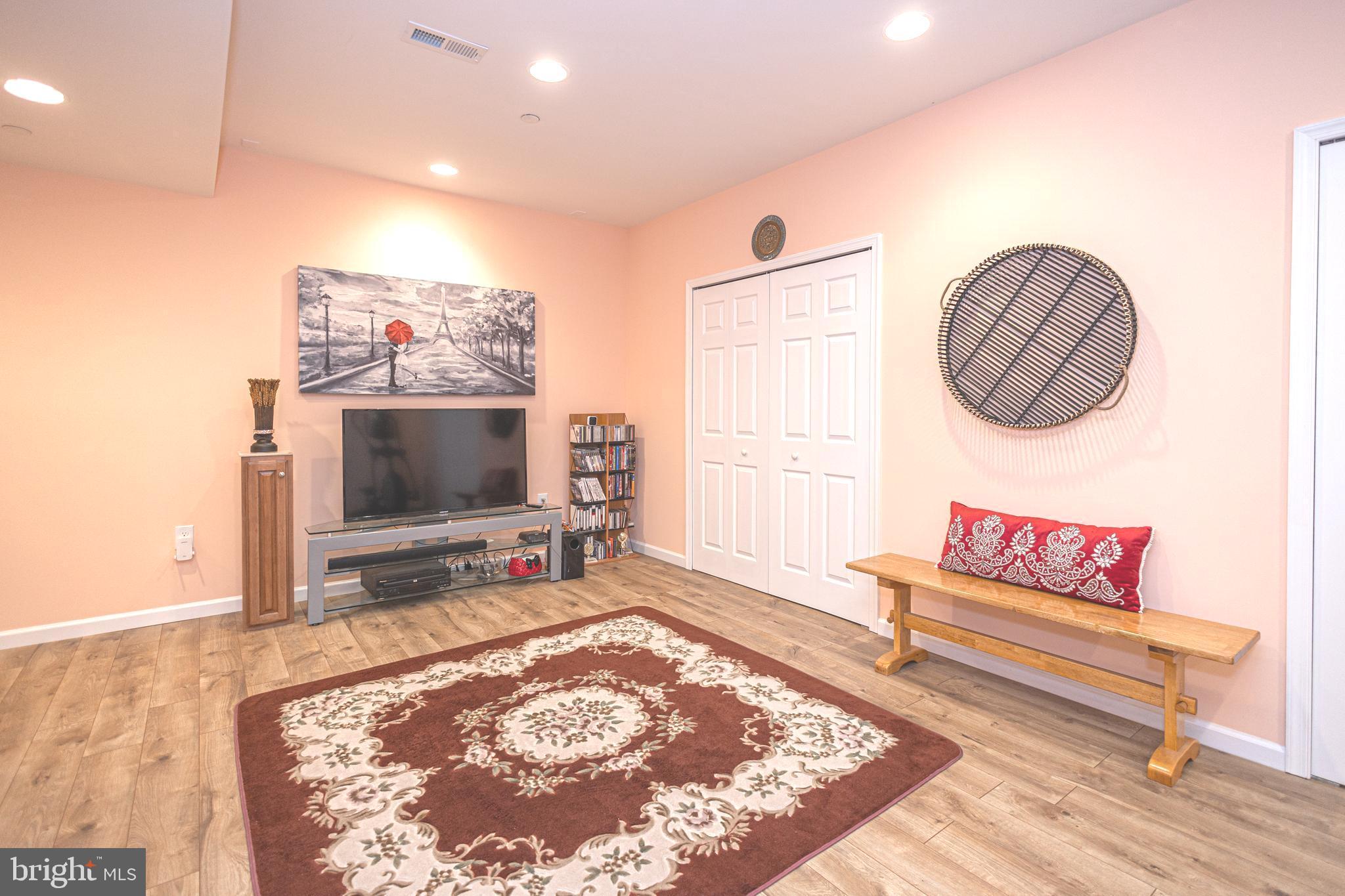 HORSHAM VALLEY ESTAT - Residential