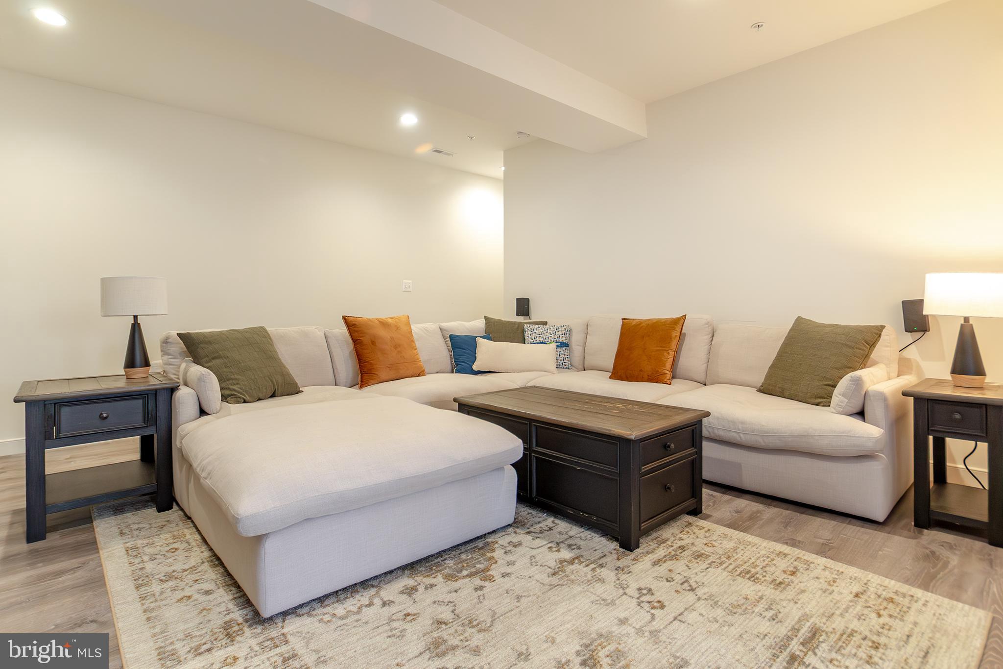 JARRETTSVILLE - Residential