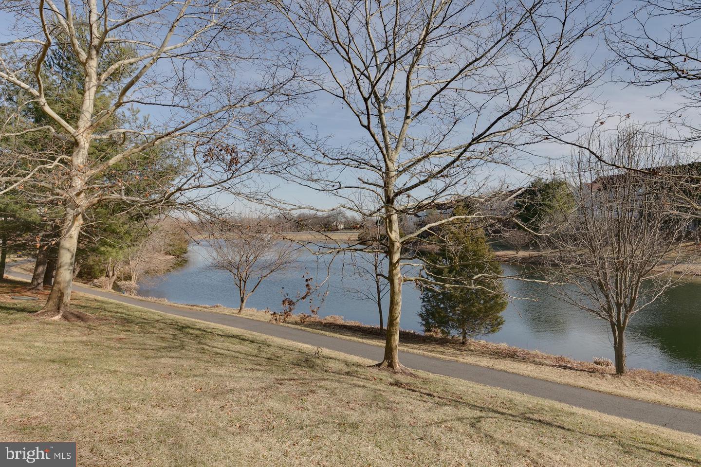 ASHBURN VILLAGE - Residential Lease