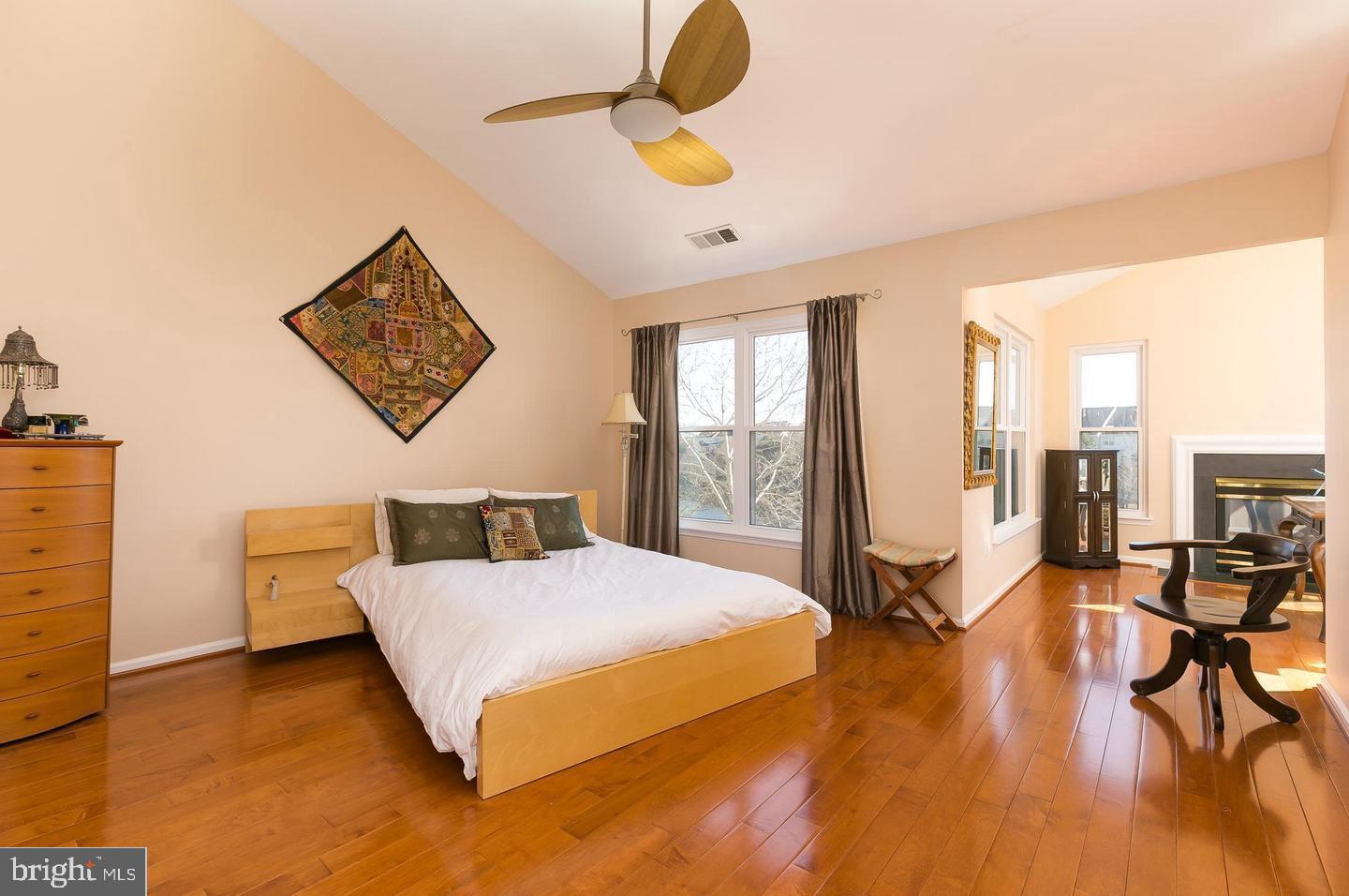 ASHBURN VILLAGE - Residential Lease