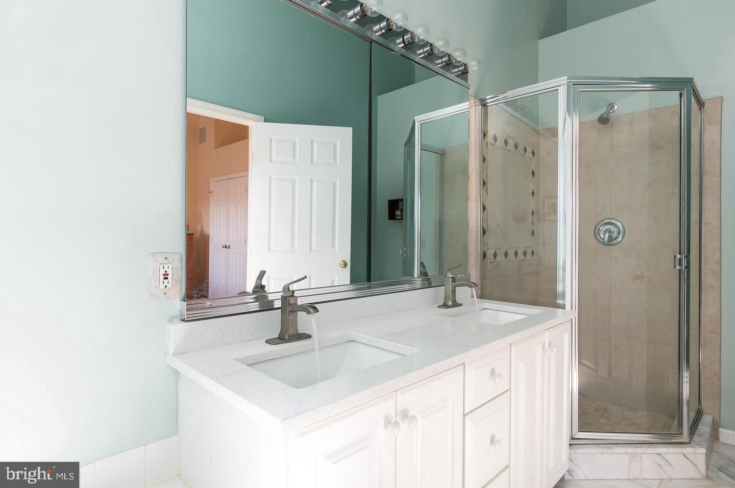 ASHBURN VILLAGE - Residential Lease