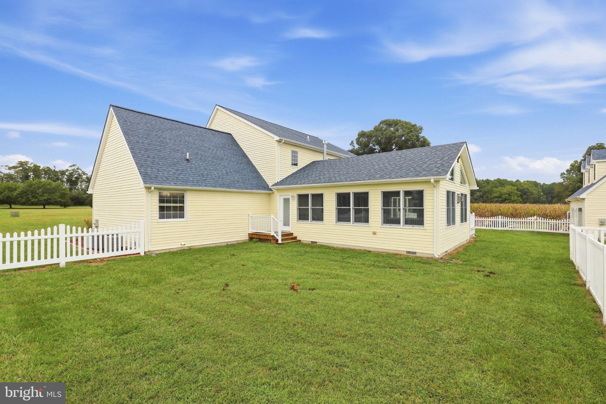 6453 GRIFFITH LAKE DRIVE