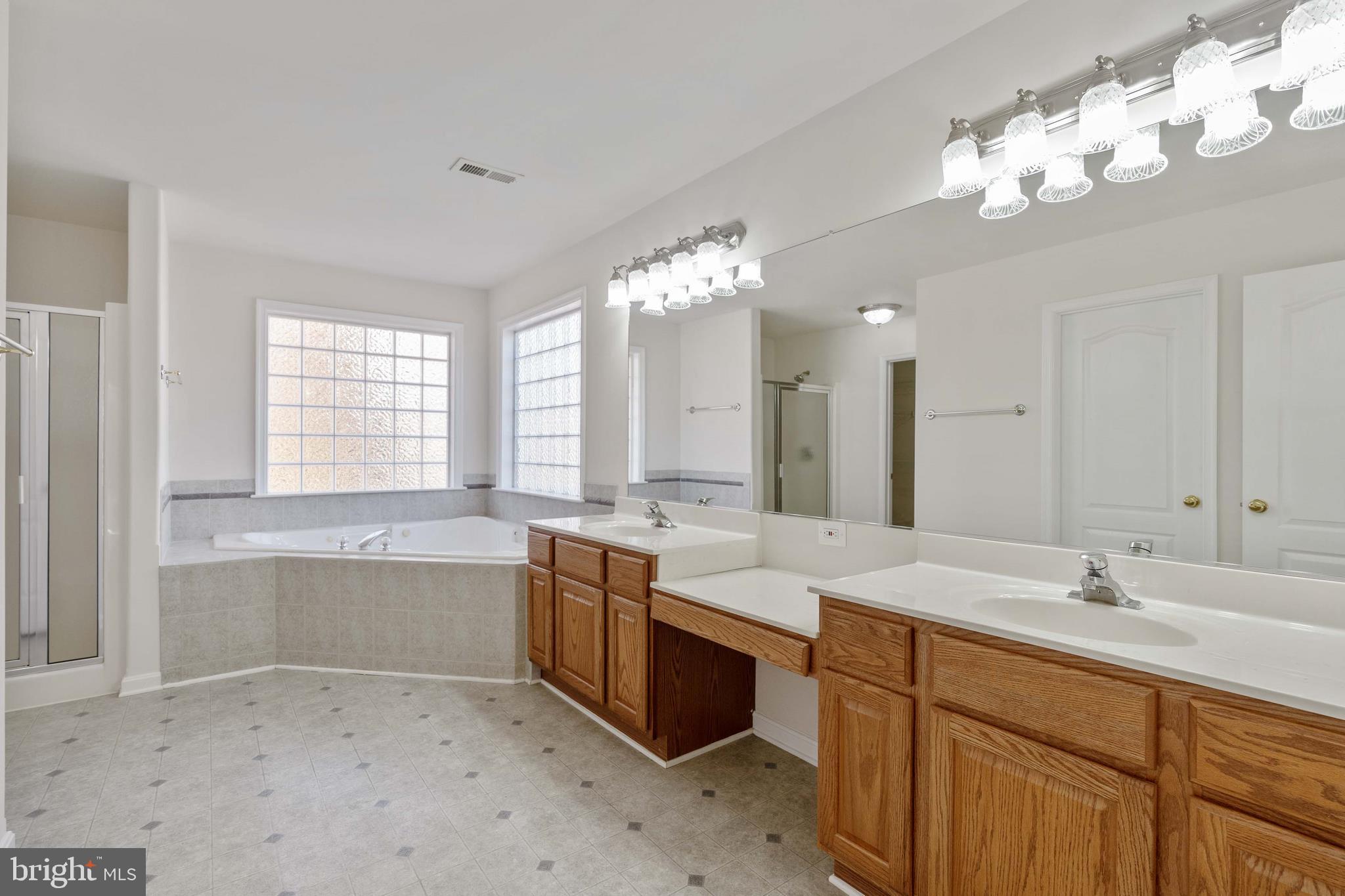 SHERATON HILLS SOUTH - Residential