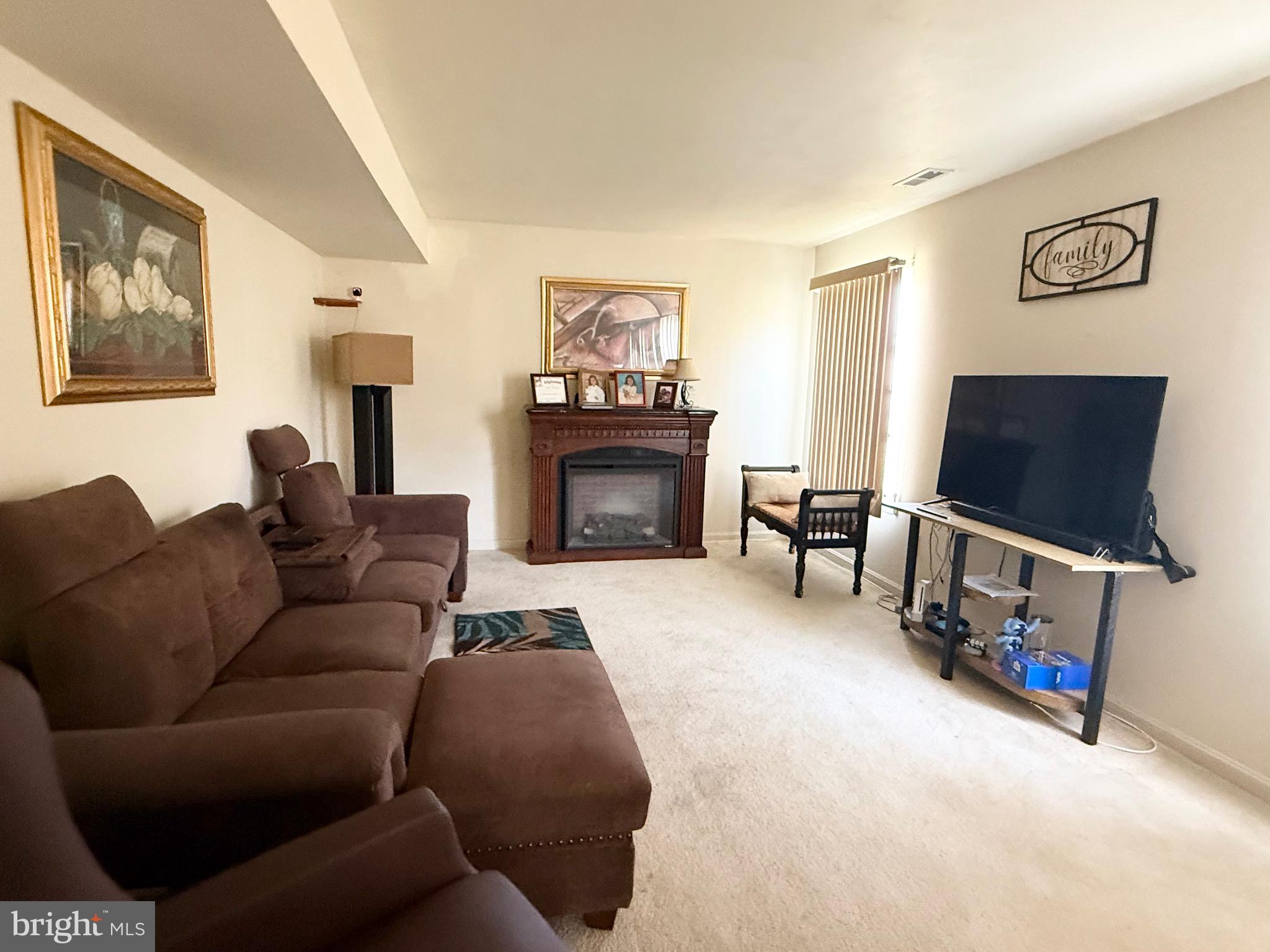 WOODSEDGE - Residential