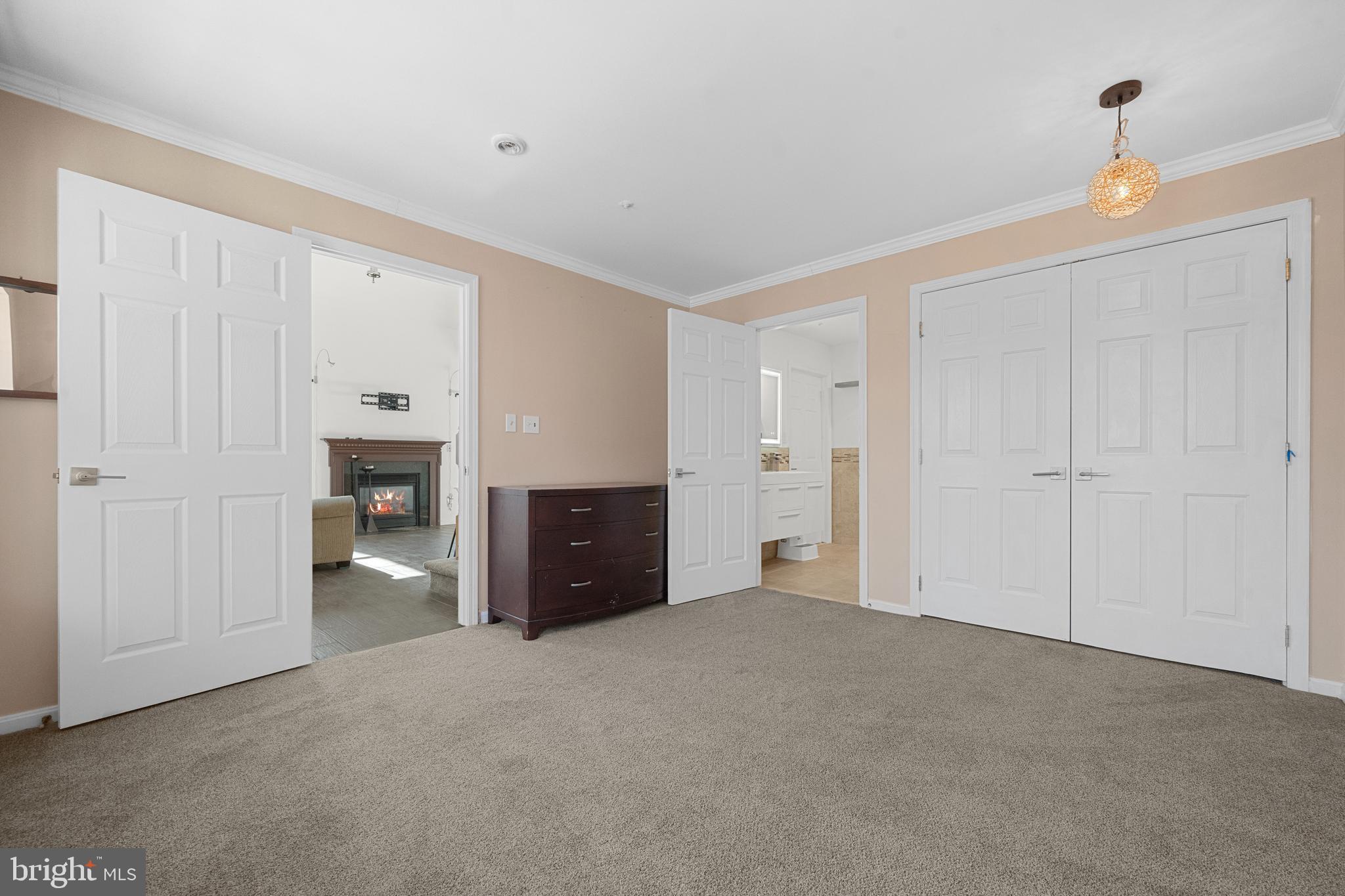 ASHBURN FARM - Residential