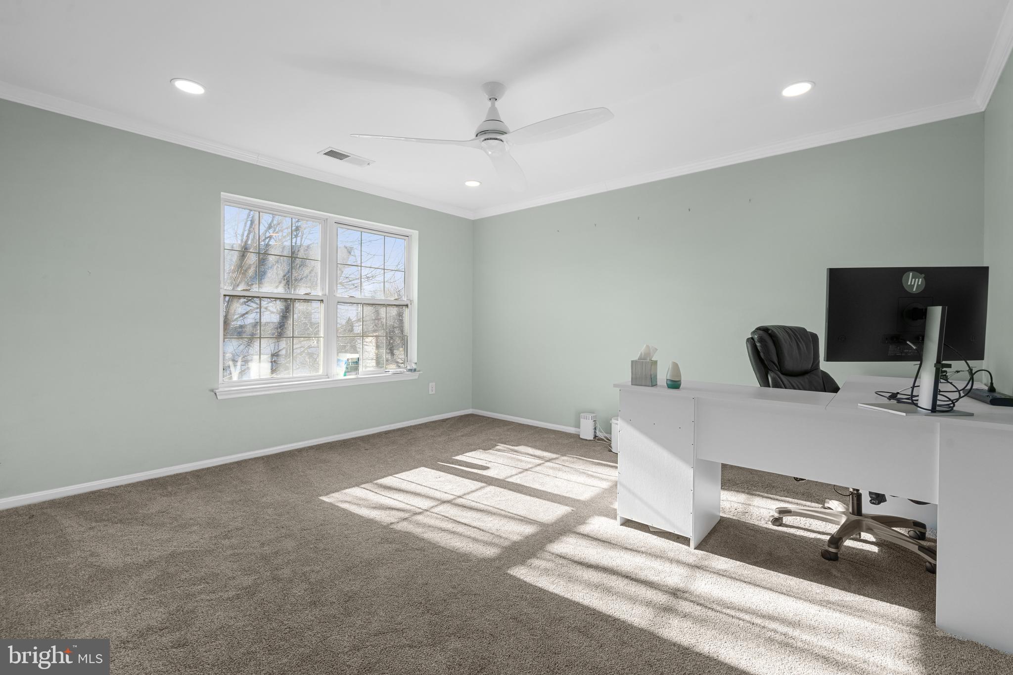 ASHBURN FARM - Residential