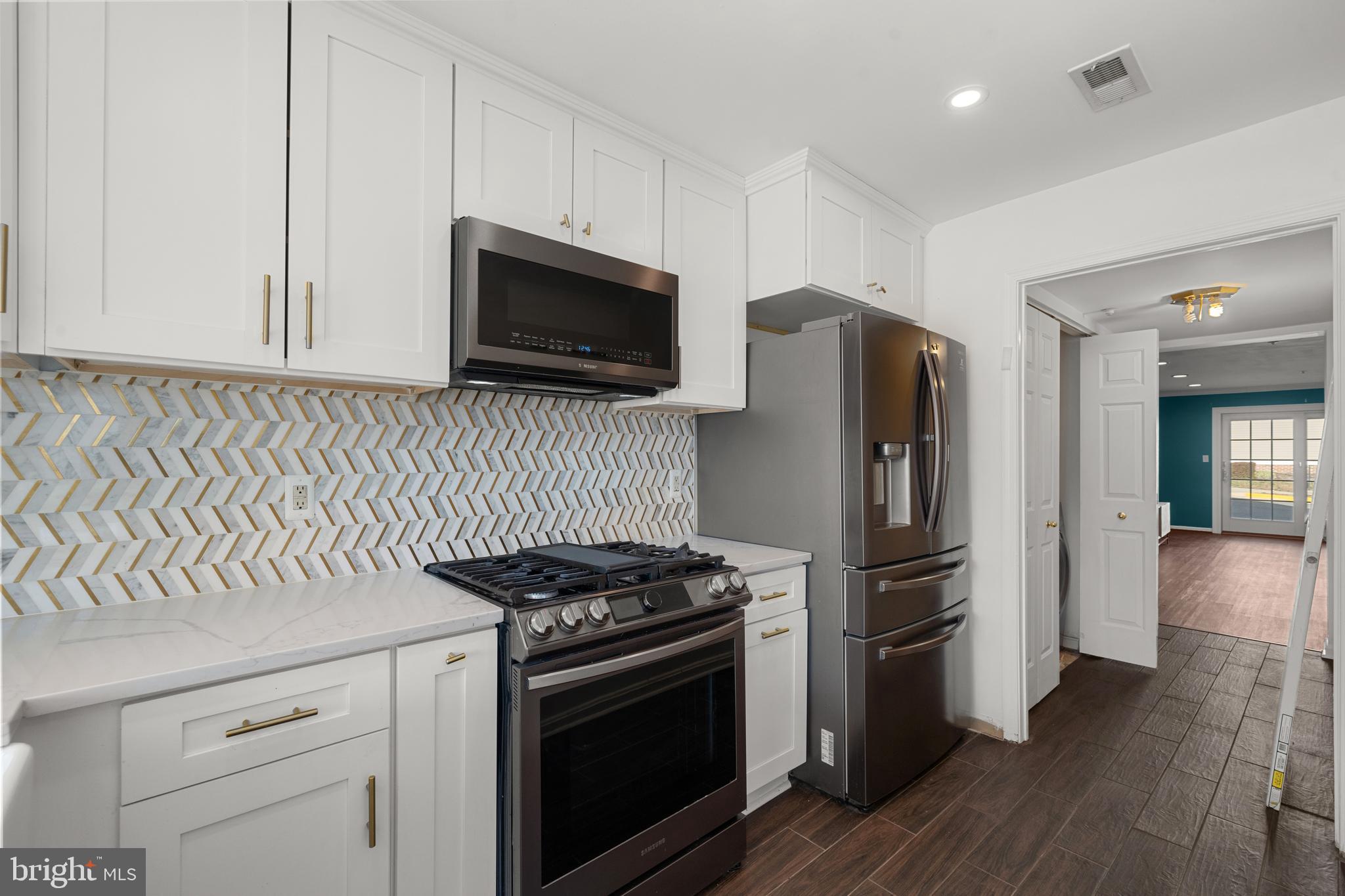 ASHBURN FARM - Residential