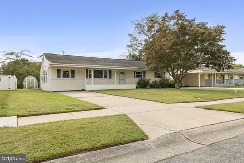 Photo of 713 Birchwood Drive, NEWARK, DE 19713 (MLS # DENC2090836)