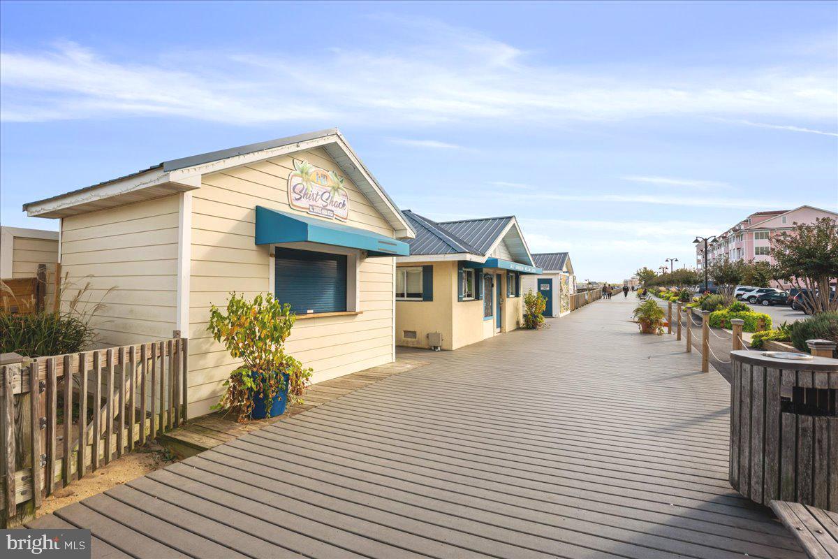 OLD BAYSIDE - Residential