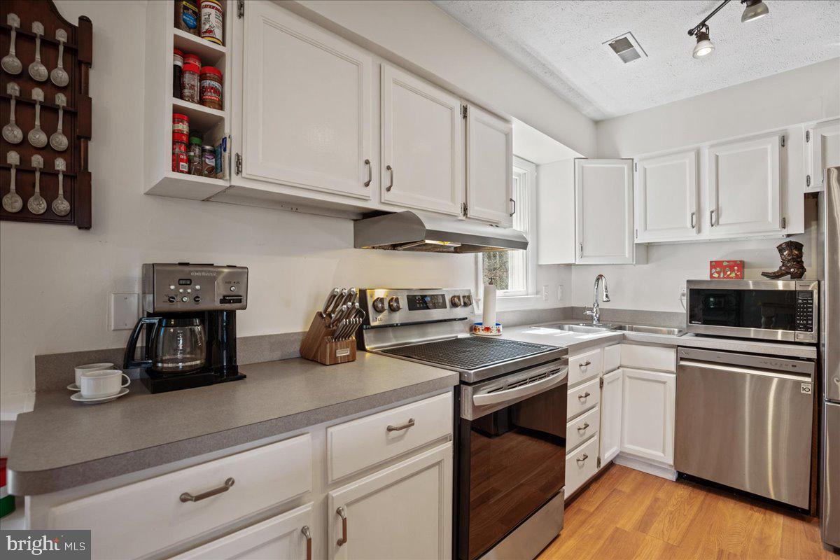 OLD BAYSIDE - Residential