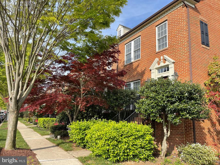 Spacious end unit garage townhouse in sought after Villages of Urbana.  With over 2800 sf of living space. 3 bedroom, 2 full bath upstairs, another bedroom and a full bath in lower level.  Hardwood floors, upgraded kitchen with stainless steel appliances, double ovens, gas cooktop, center island.  Morning room, deck. Master bath with soaking tub & seperate shower.  This end unit with side windows let plenty of natural light in the house.  Fenced yard. Two car detached garages. Villages of Urbana Community offers: water park, 3 pools, commercial sized gym and sports barn, library, grocery, trails, tennis, basketball etc.  There is a community park, and also a large district park with ball fields, gazebos, playgrounds etc.  Take a walk or bike along the trails through out the whole community.  A state of art YMCA with aquatic center, kids fun zone, with many after school activities.  Urbana School district.  Minutes to I-270.