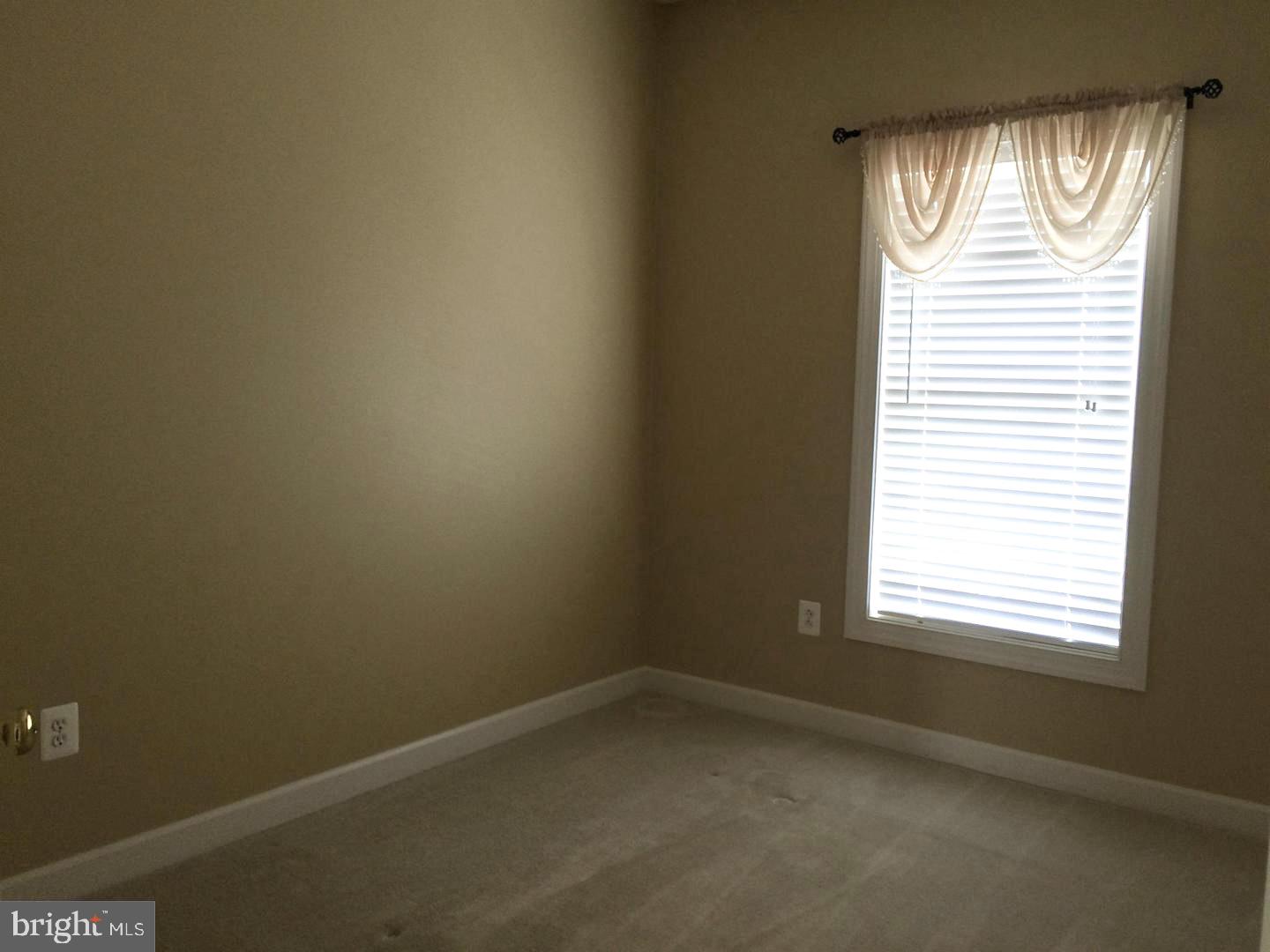 VILLAGES OF URBANA - Residential Lease