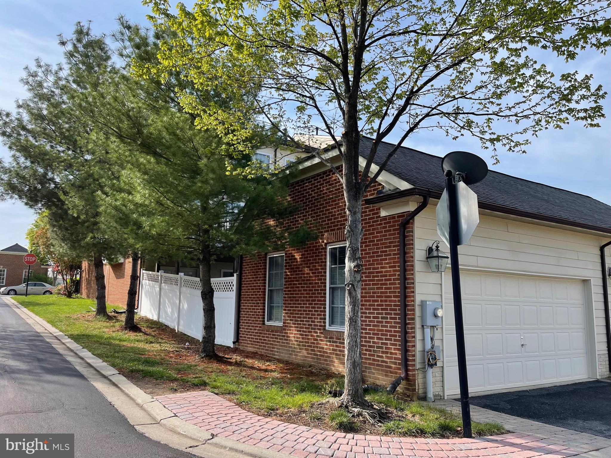 VILLAGES OF URBANA - Residential Lease