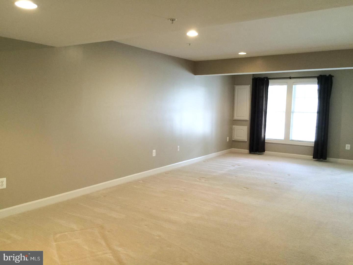 VILLAGES OF URBANA - Residential Lease