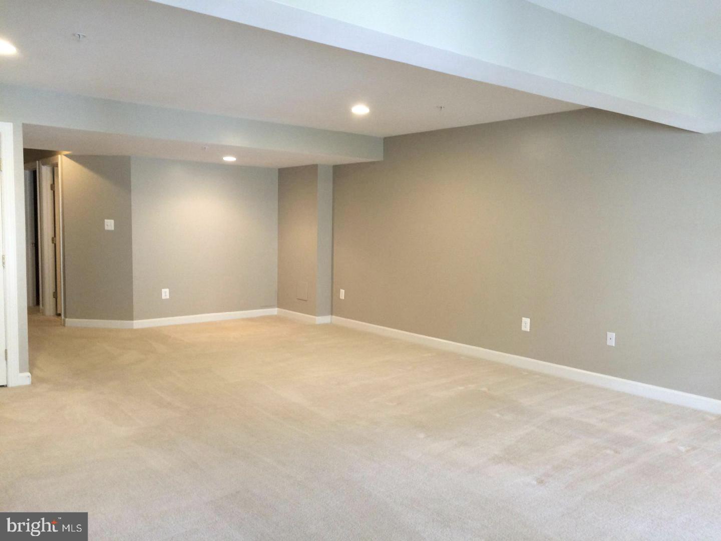 VILLAGES OF URBANA - Residential Lease